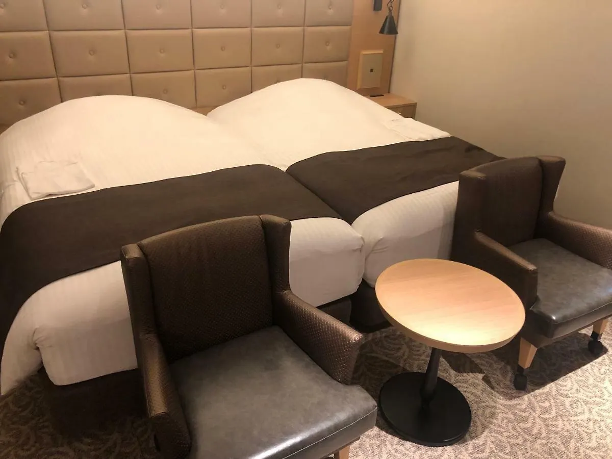 Kobe Luminous Hotel Sannomiya 4*,
